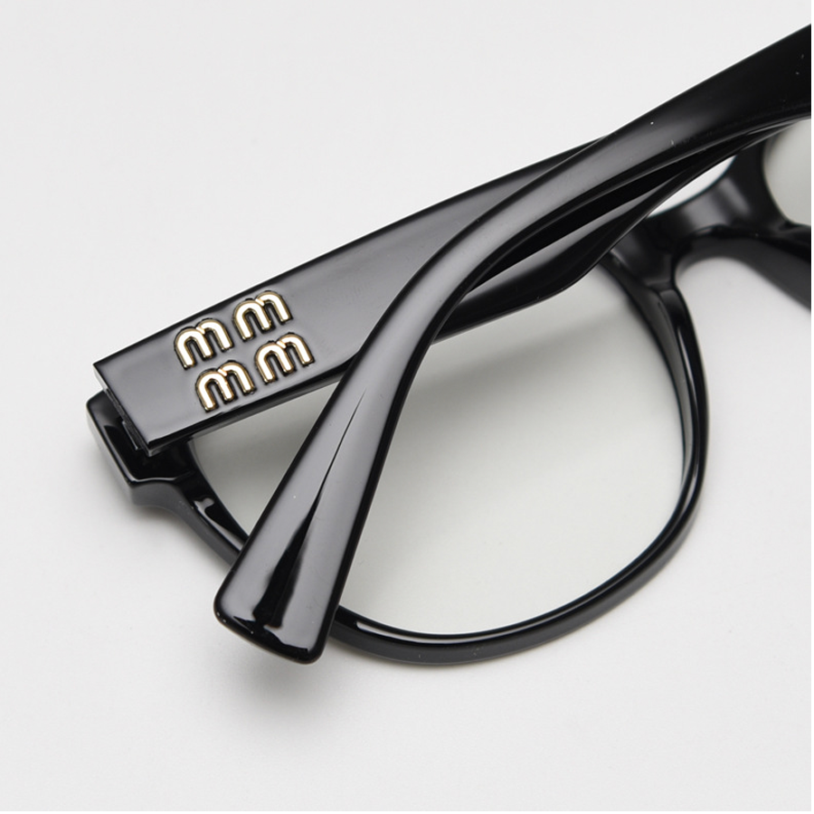 Aesthetic Horn Full-Rim Eyeglasses